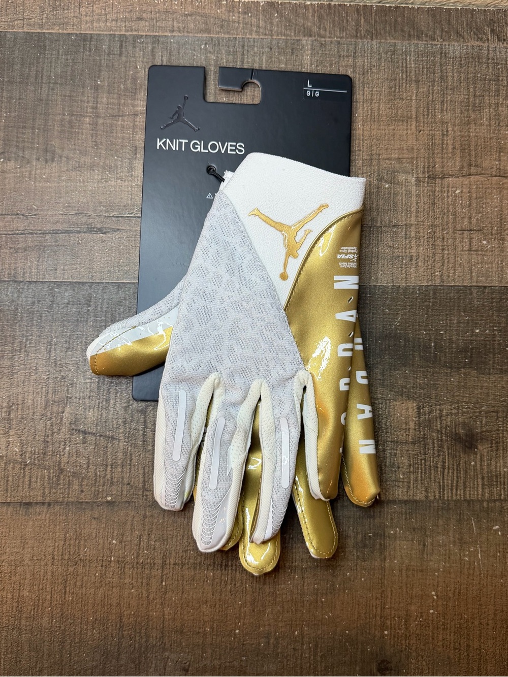 Air Jordan Vaporknit Football Gloves “White Gold”
- Size L Men.